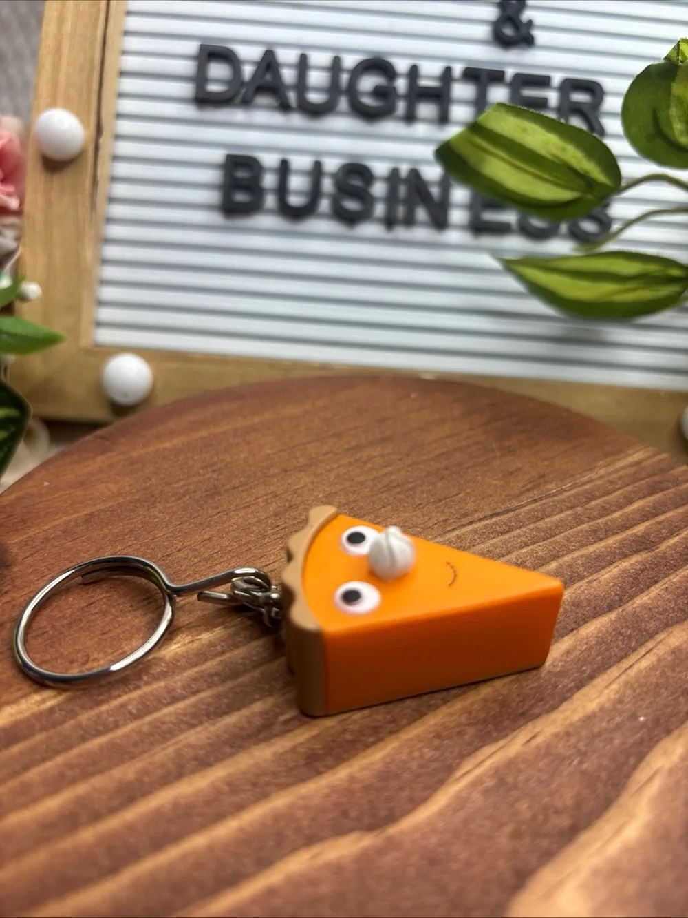 Kidrobot Yummy World Fresh Friends Keychain- Pumpkin MERINGUE PIE